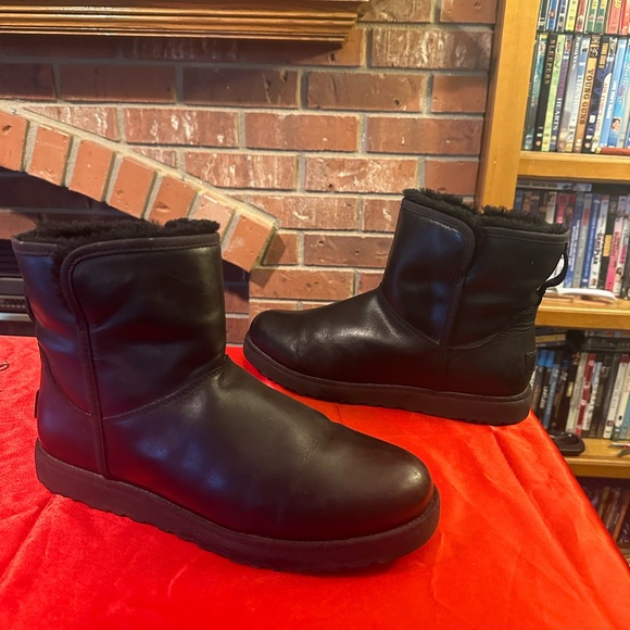 WOW POSHMARK - Authentic UGG Leather Boots - Picture 7 of 16